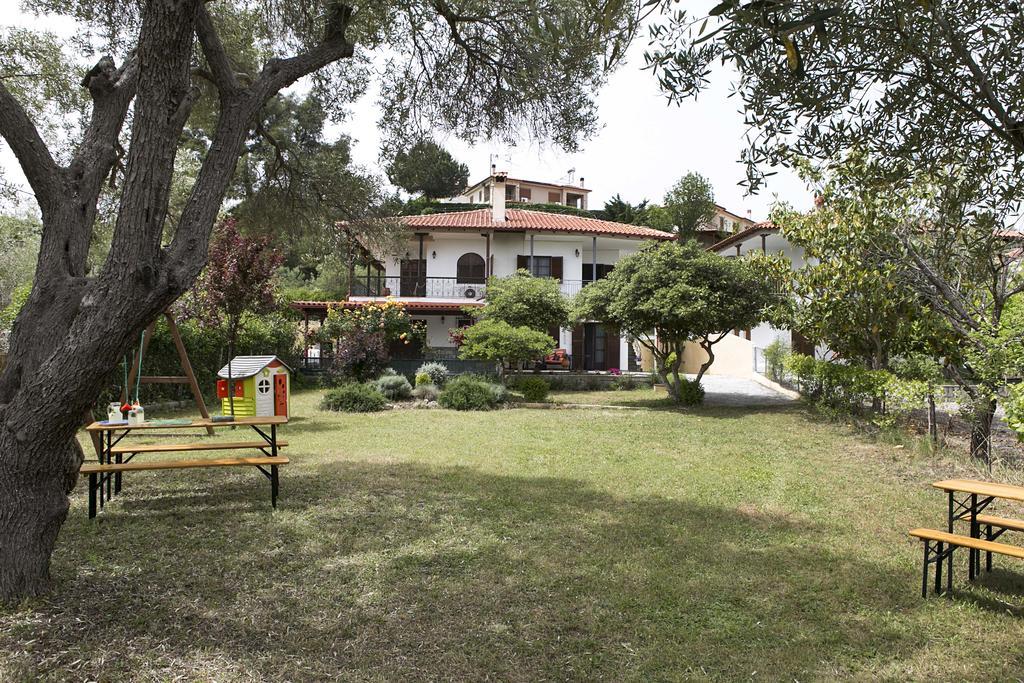 Neria Summer Houses Hanioti Buitenkant foto